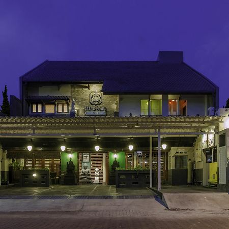 Dhanesvara Holistic Unique Homestay Wonotjolo Esterno foto